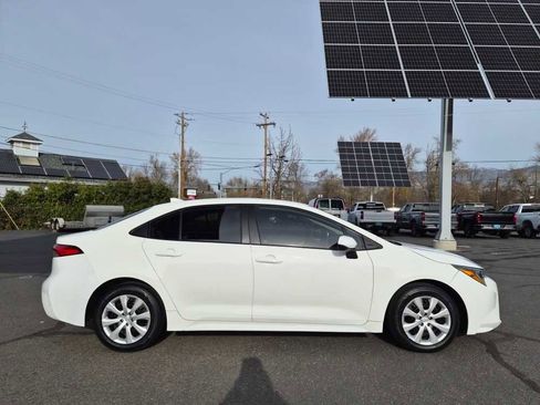 Used 2021 Toyota Corolla LE w/ Carpet Mat Package (TMS) image 4