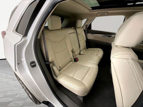 Used 2019 Cadillac XT5 Luxury FWD image 25