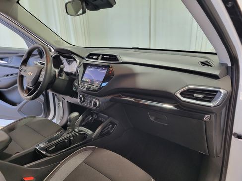 Certified 2022 Chevrolet TrailBlazer LT w/ Convenience Package image 28