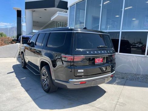 Used 2022 Jeep Wagoneer Series III w/ Convenience Group I AWD/4WD image 4