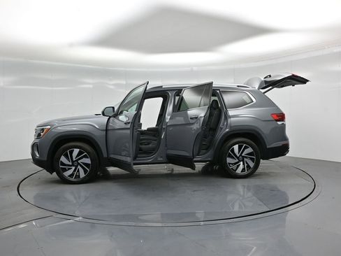 Used 2025 Volkswagen Atlas SEL image 37