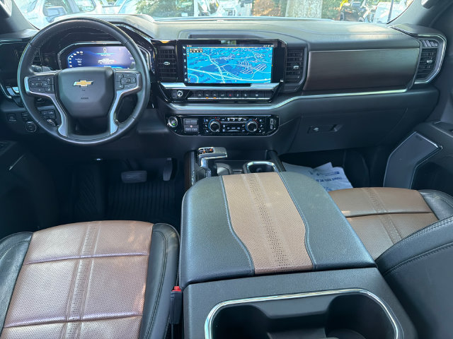 Used 2024 Chevrolet Silverado 1500 High Country w/ Technology Package AWD/4WD image 22