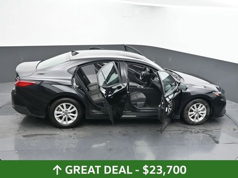 Used 2025 Toyota Camry LE image 66