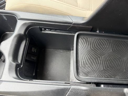 Used 2017 Honda CR-V LX image 46