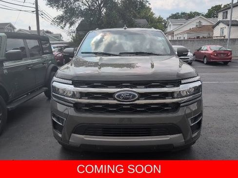 Used 2024 Ford Expedition Limited AWD/4WD image 2