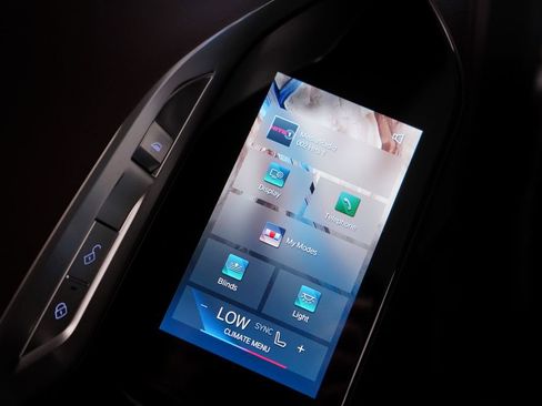 New 2026 BMW 760i xDrive w/ Premium Package image 14