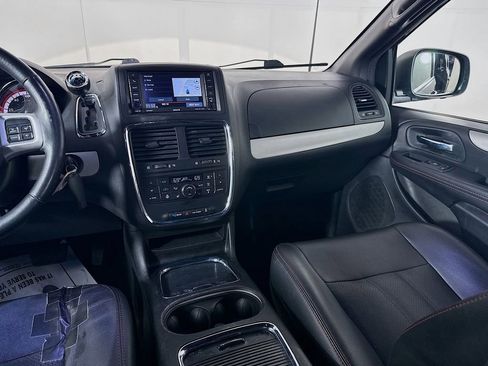 Used 2017 Dodge Grand Caravan GT image 26