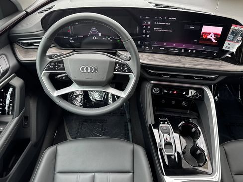 New 2025 Audi Q5 Premium image 11