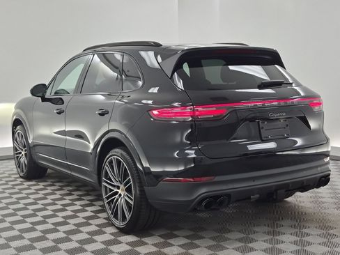 Used 2023 Porsche Cayenne Platinum Edition AWD/4WD image 3