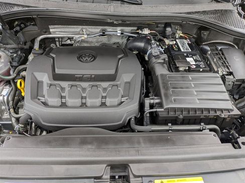 Used 2023 Volkswagen Taos SE w/ Panoramic Sunroof Package image 38
