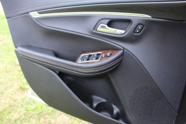 Used 2015 Chevrolet Impala LT w/ Convenience Package FWD image 23