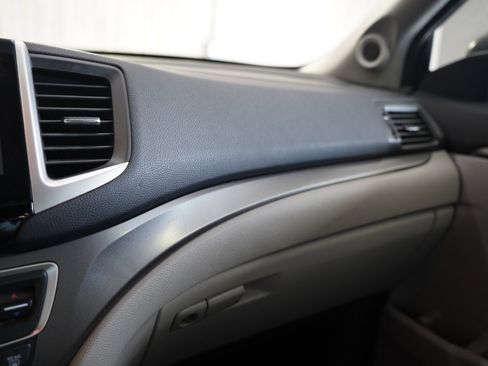 Used 2017 Honda Ridgeline RTL-T image 37