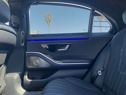 Used 2022 Mercedes-Benz S 500 4MATIC w/ AMG Line Package image 20