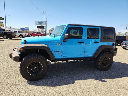 Used 2018 Jeep Wrangler Unlimited Sport S AWD/4WD image 2