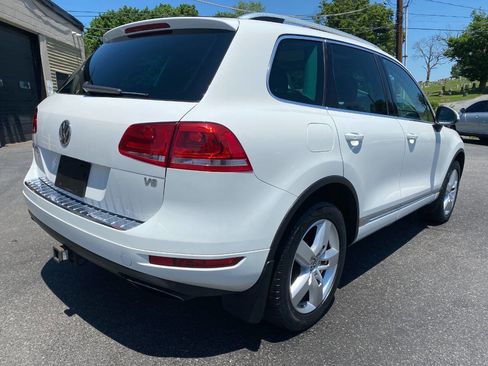 Used 2014 Volkswagen Touareg VR6 AWD/4WD image 3
