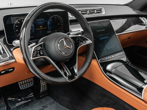 Used 2025 Mercedes-Benz S 580e 4MATIC Sedan image 13