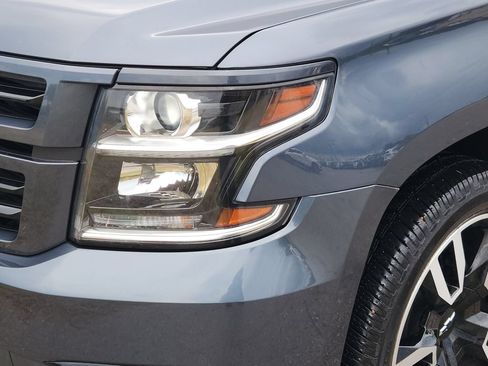 Used 2020 Chevrolet Suburban LT w/ RST Edition RWD image 6