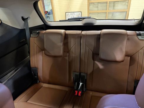 Used 2021 Volkswagen Atlas SE w/ Towing Package image 16