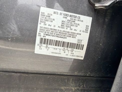 Used 2024 Ford Explorer XLT w/ Equipment Group 202A RWD image 8