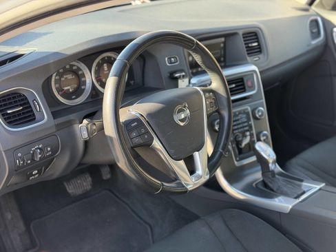 Used 2013 Volvo S60 T5 image 9