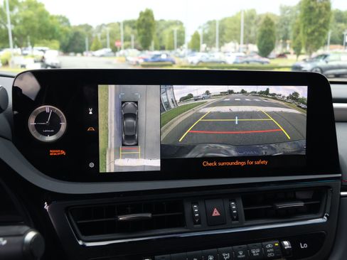 Used 2025 Lexus ES 350 F Sport w/ Accessory Package (Z2) FWD image 25
