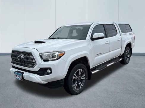 Used 2016 Toyota Tacoma TRD Sport w/ Towing Package image 6