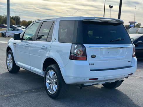 Used 2015 Land Rover LR2 HSE image 6