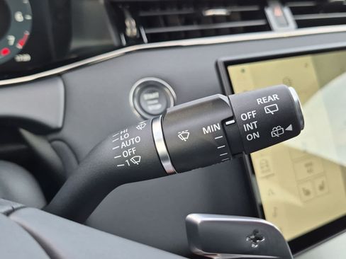 New 2026 Land Rover Range Rover Evoque Hoxton AWD/4WD image 26