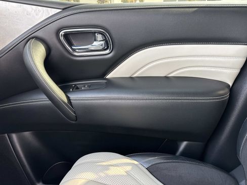 Used 2019 INFINITI QX80 Limited image 23