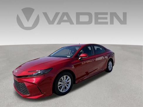 Used 2025 Toyota Camry LE FWD image 1