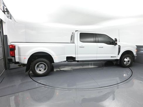 Used 2025 Ford F350 Lariat w/ Lariat Ultimate Package AWD/4WD image 32