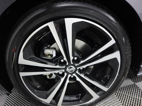 Used 2023 Nissan Sentra SR w/ Trunk Package image 32