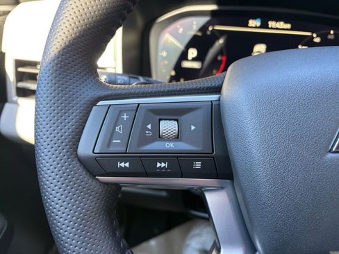 New 2026 Mitsubishi Outlander SE image 16