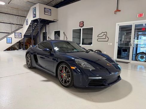 Used 2017 Porsche 718 Cayman S RWD image 45