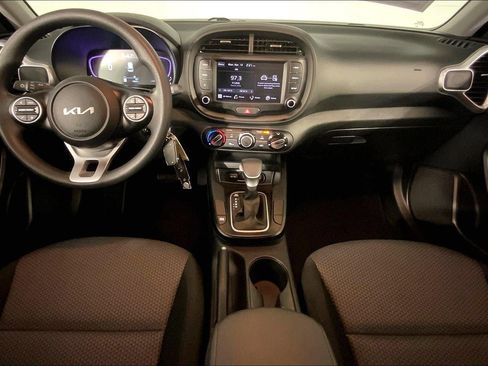 Used 2025 Kia Soul LX FWD image 15