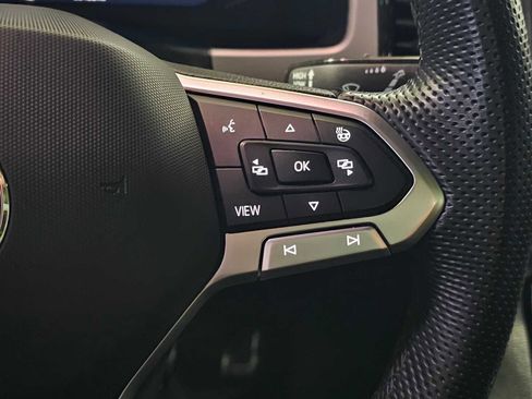 Used 2022 Volkswagen Atlas Cross Sport SEL R-Line AWD/4WD image 28