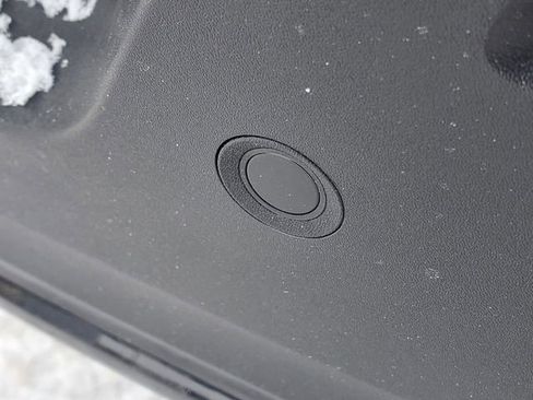 New 2026 Volvo XC40 B5 Ultra w/ Protection Package Premier image 9