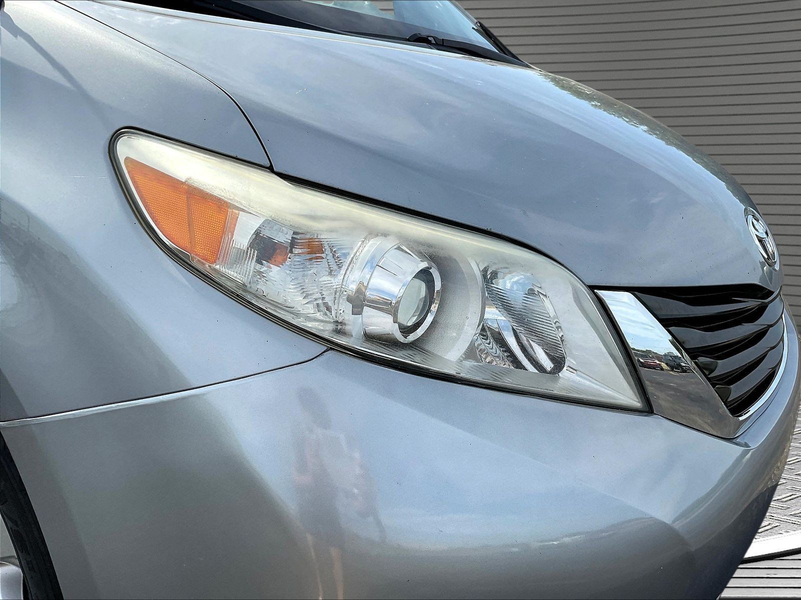 Used 2013 Toyota Sienna LE FWD image 26