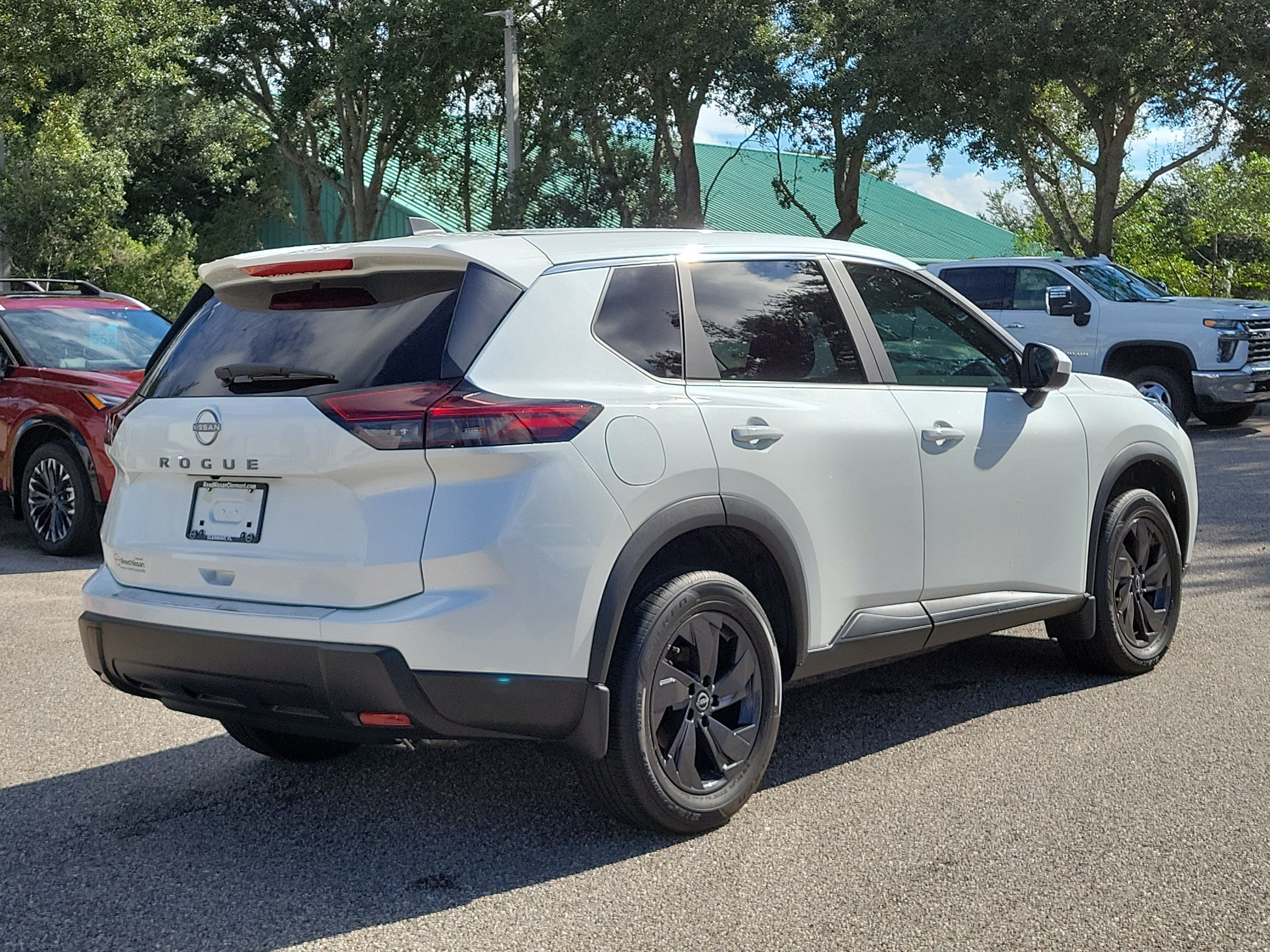 Certified 2026 Nissan Rogue SV w/ Cold Weather Package FWD image 6