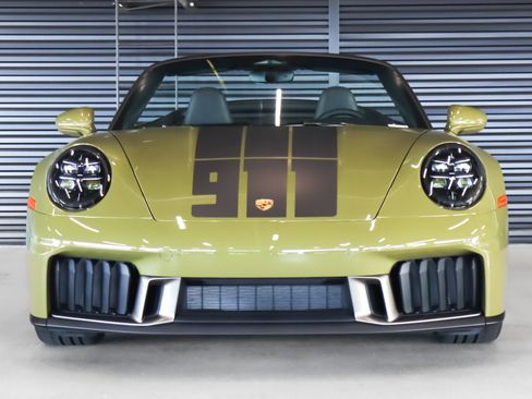 New 2026 Porsche 911 GTS image 9