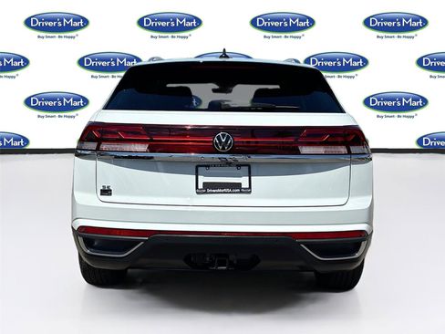 Used 2025 Volkswagen Atlas Cross Sport SE FWD image 6