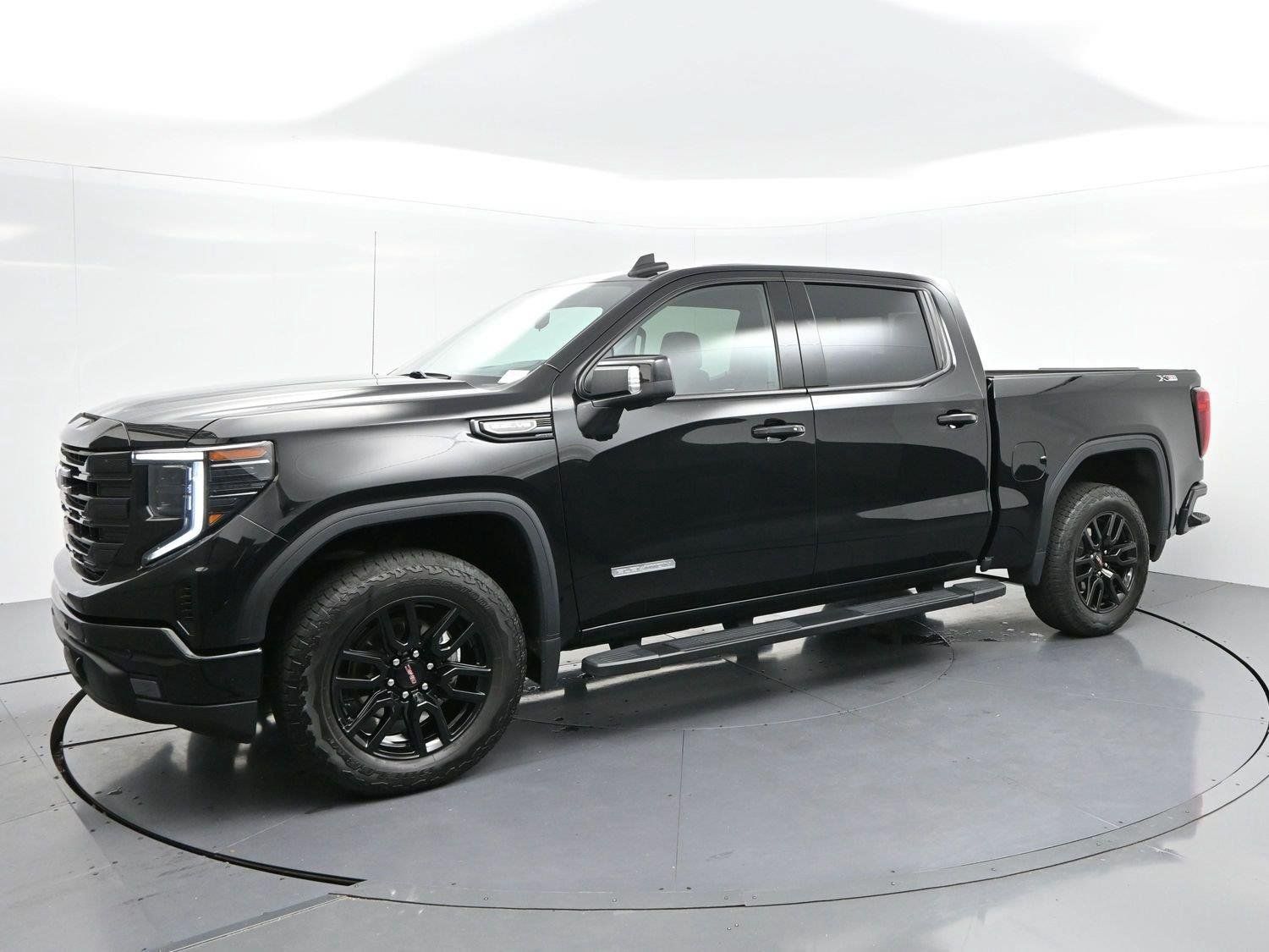 Used 2025 GMC Sierra 1500 Elevation w/ Elevation Premium Package AWD/4WD image 3