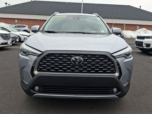 Used 2022 Toyota Corolla Cross XLE w/ Convenience Package image 2