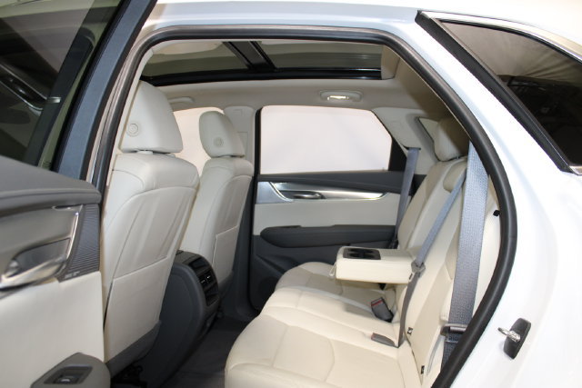 Used 2021 Cadillac XT5 Premium Luxury AWD/4WD image 9