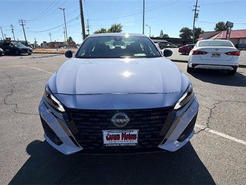 New 2025 Nissan Altima 2.5 SR image 8