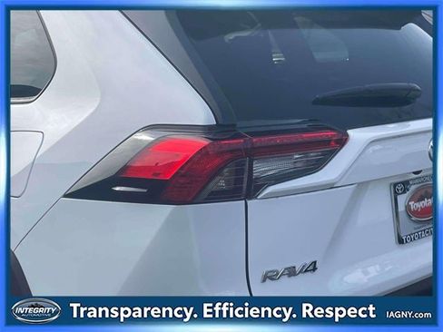 Used 2025 Toyota RAV4 XLE w/ Convenience Package image 11