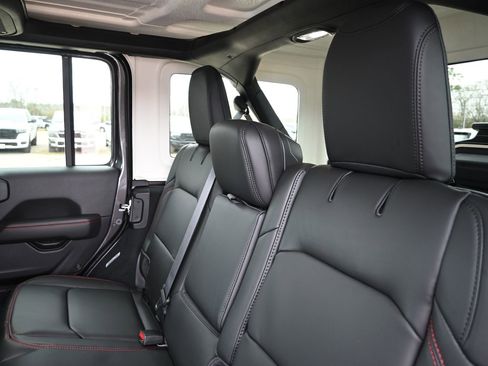 New 2026 Jeep Wrangler Unlimited Rubicon image 20