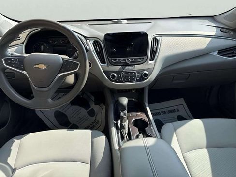 Used 2023 Chevrolet Malibu LT image 9