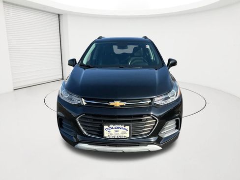 Used 2019 Chevrolet Trax LT w/ LT Convenience Package image 2