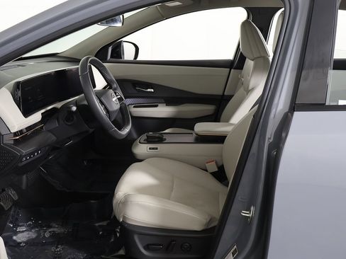 Used 2024 Nissan Ariya AWD image 26